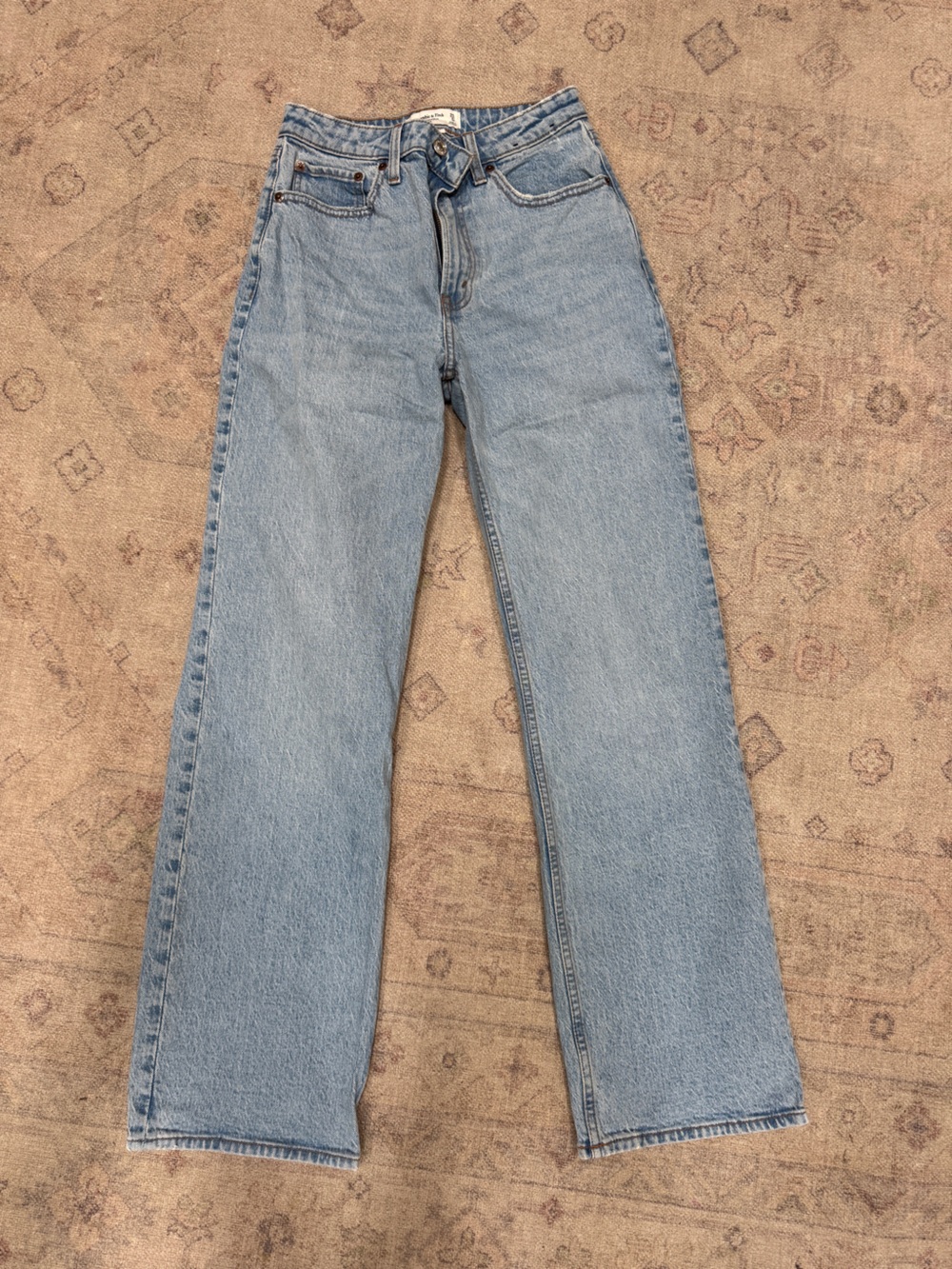 Abercrombie & Fitch 90’s relaxed high rise Light Wash Women's Jeans